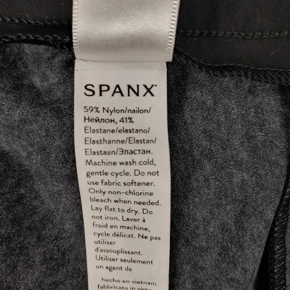 Spanx Women Sunshine Very Black Wrinkle Resistant Stretxh Shorts Size 2X NWT - Picture 6 of 10